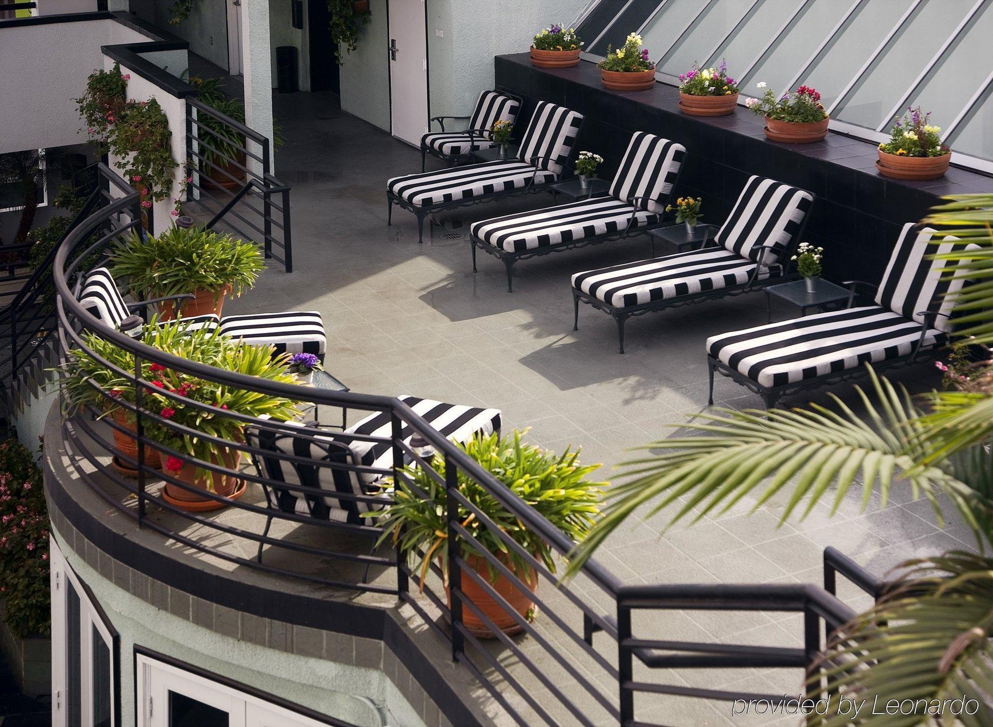 Hotel Carlyle 3*