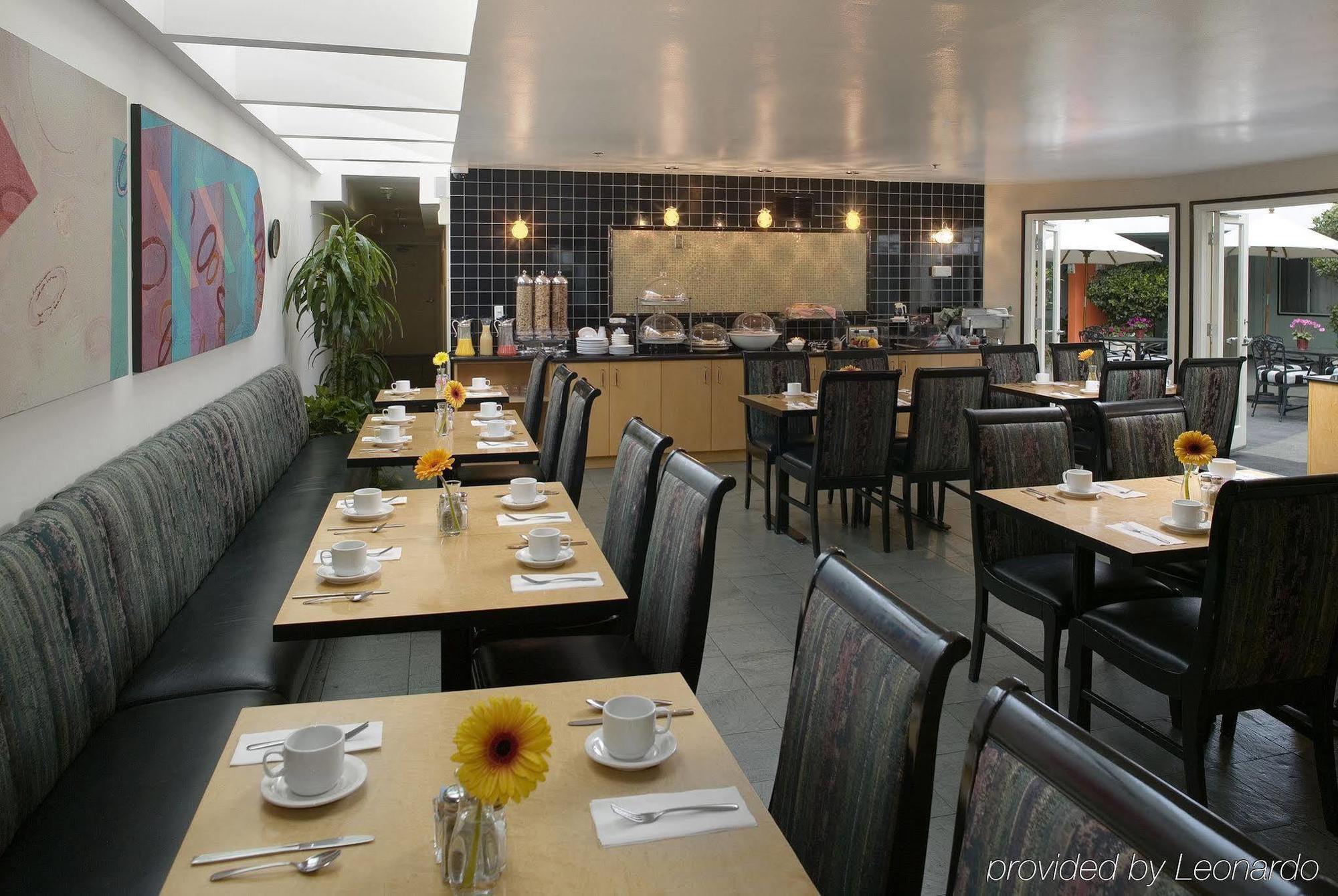 Carlyle Hotel 3*