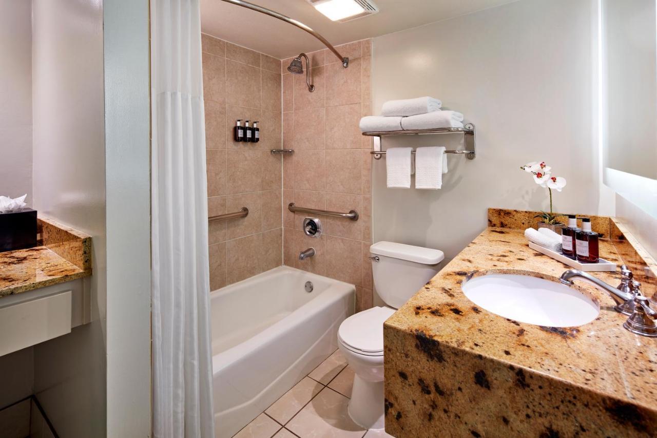 Carlyle Hotel Los Angeles