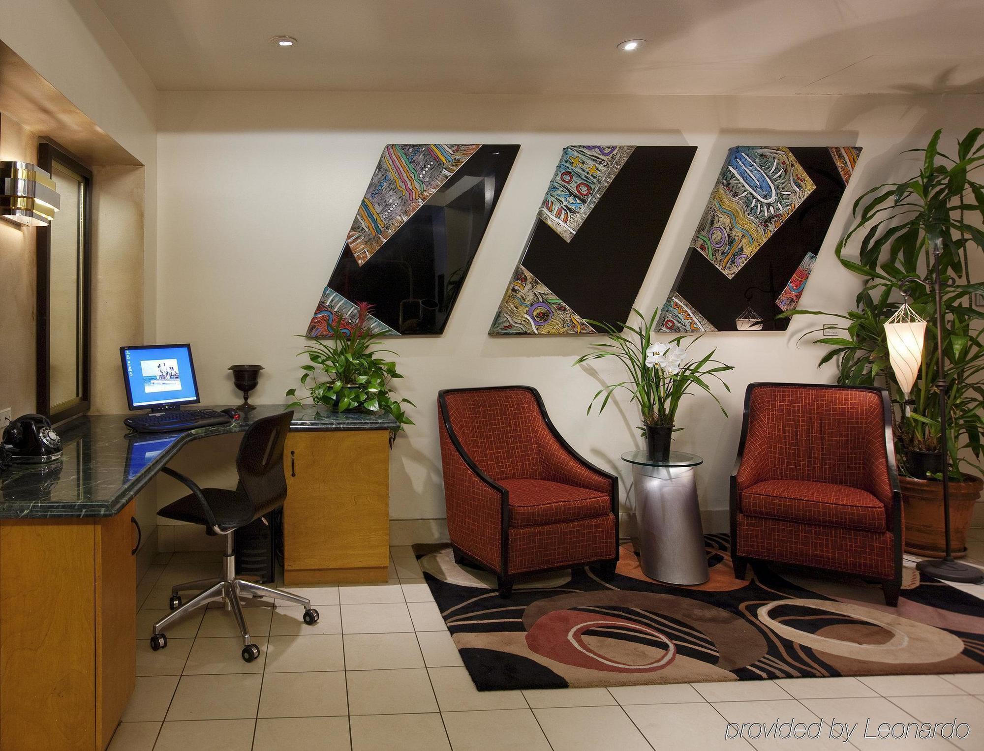 Hotel Carlyle 3*